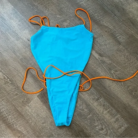 Lovers + Friends one piece swimsuit *worn once* - Picture 2 of 7